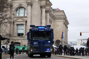 BPOL NRW: 3 Frauen mit vollständig gefälschten IDs von der Bundespolizei auf Fernbus festgenommen - in die Niederlande zurückgebracht