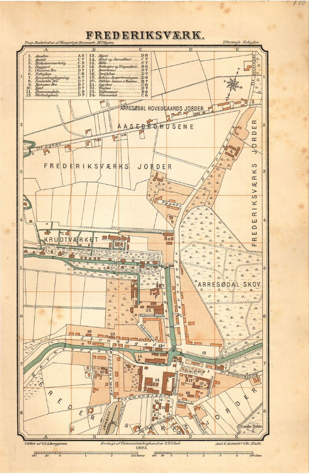 Ein detaillierter Stadtplan von Frederiksværk, Dänemark, aus dem Jahr 1885, der Straßen, Gebäude und Sehenswürdigkeiten zeigt.