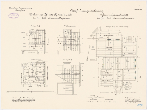 Schwarzes und weißes architektonisches Grundrissbild des ehemaligen Bundeskanzleramts, das detaillierte Planung mit Text und Zeichnungen zeigt.