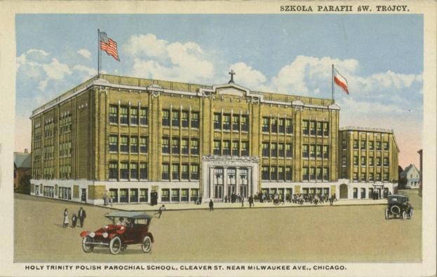 Plakat für die Heilige Dreifaltigkeit Polnische Pfarrschule in Cleveland, Ohio, das ein Gebäude mit Menschen, Fahrzeugen, Flaggen und Text an einem bewölkten Tag zeigt.