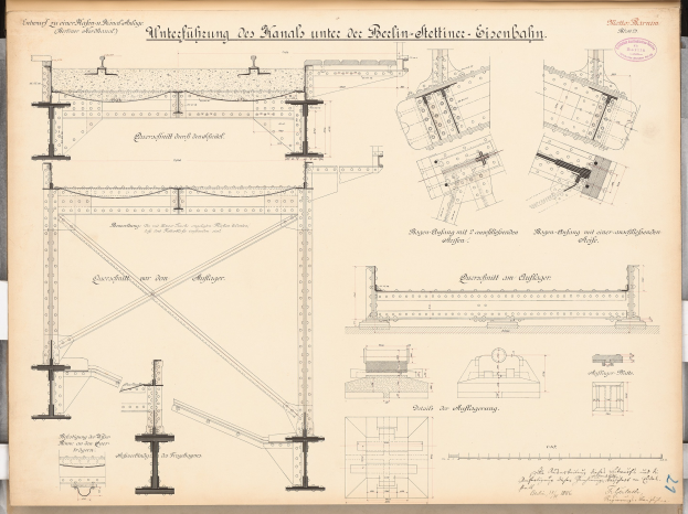 Ausführliches Architekturblatt der Berlin-Sienbahnbrücke mit strukturellen Plänen und Anmerkungen auf Papier.