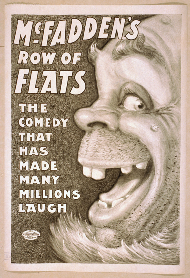 Ein Plakat mit einer Person mit breitem Grinsen und wilden Haaren auf einem hellgelben Hintergrund, mit der Aufschrift "McFadden's Row of Flats: Die Comedy, die Millionen zum Lachen gebracht hat" darauf.