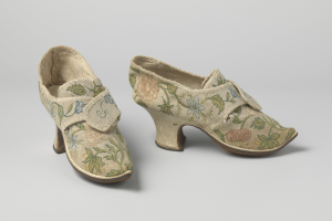 Suki Waterhouses Jimmy Choo Heels flüstern Romantik bei Power of Women