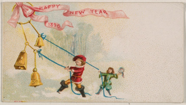 Alte Postkarte mit zwei Kindern in Festkleidung, die mit Glöckchen spielen und ein Banner mit der Aufschrift "Frohes Neues Jahr" halten.