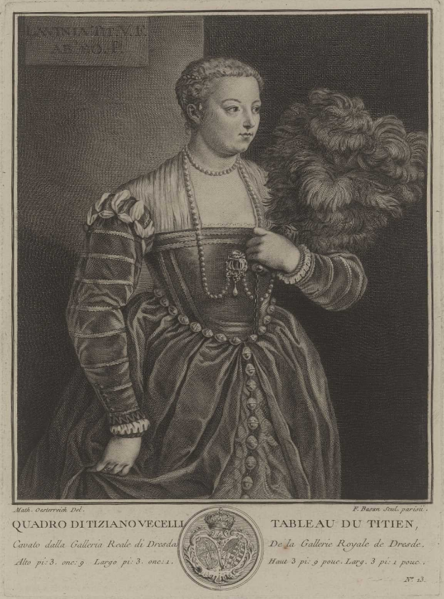 Porträt einer Frau in einem Kleid, identifiziert als Quadro d'Itiziano Veccelli, die Königin von Italien, die in einer würdevollen Pose mit gefalteten Händen und einem seren expression steht, ihr Haar ist ordentlich hochgesteckt.