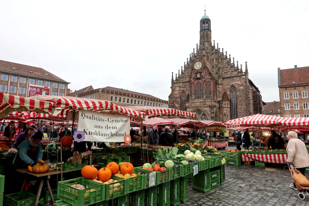 GZD: Bundesweite Schwerpunktprüfung gegen Schwarzarbeit Zoll überprüft Gastronomie und Hotellerie