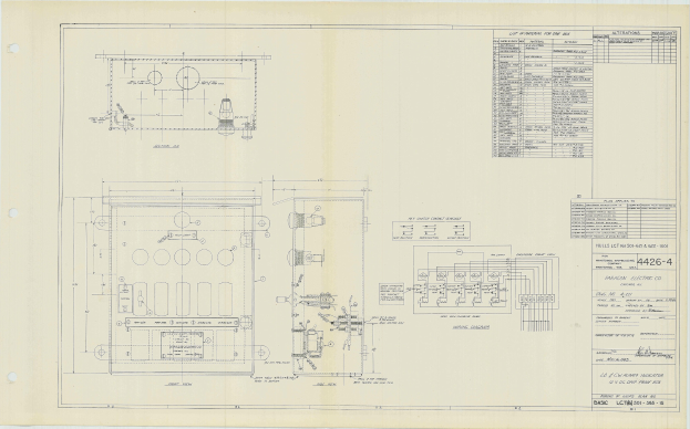 Zeichnung eines detaillierten Schaltplans auf Papier mit elektrischen Bauteilen und Verbindungen.