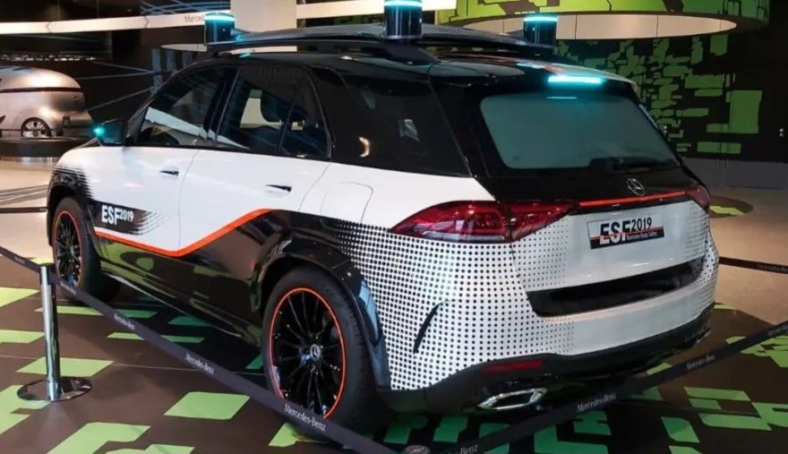 Mercedes-Benz Vans liefert 5.000 E-Transporter an Amazon