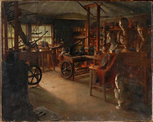 Gemälde namens "Das Atelier der Künstlerwerkstatt" von Johannes Vermeer, das einen Werkstattinnenraum mit Menschen, Skulpturen auf der rechten Seite, einem Rad auf der linken Seite und verschiedenen Gegenständen auf Tischen und Gestellen im Hintergrund zeigt.